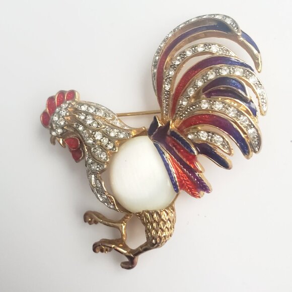 Gorgeous Enamel & Gold Tone Rooster Brooch Rhinestones Pearly Cabochon Stone - Picture 3 of 6